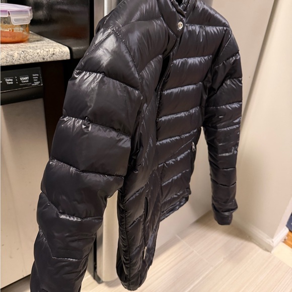 Moncler Men's Sleek Black Puffer Coat - Picture 2 of 6